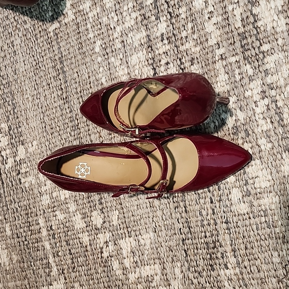 Ann taylor burgundy patent leather pumps